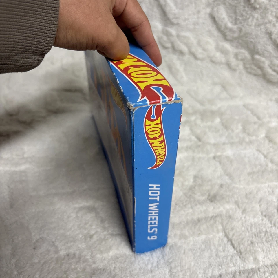 Paquete de regalo de 9 autos Hot Wheels (los estilos pueden variar), multicolor (X6999) Foto 4 de 4