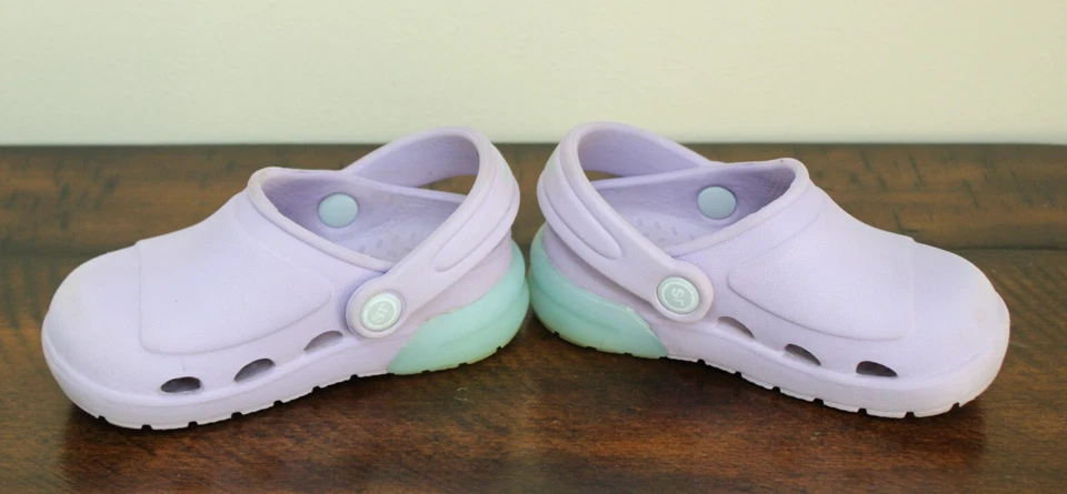 Zuecos Stride Rite PÚRPURA Niñas 6 Iluminados Zapatos Sin Cordones Sandalias Amigables con el Agua Foto 3 de 4