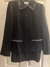 women suit size 6