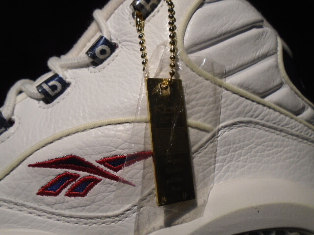 2006 REEBOK QUESTION MID 10 YEAR ALLEN IVERSON WHITE NAVY BLUE RED