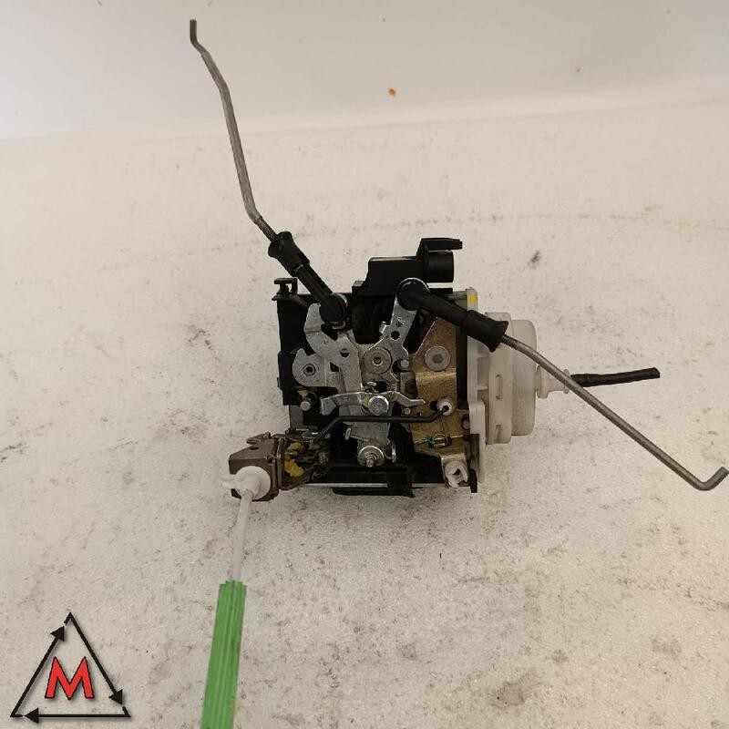 Front lock door rh 8L1837016A AUDI A3 MK1 2000-2003 1996-2003 used (123526)