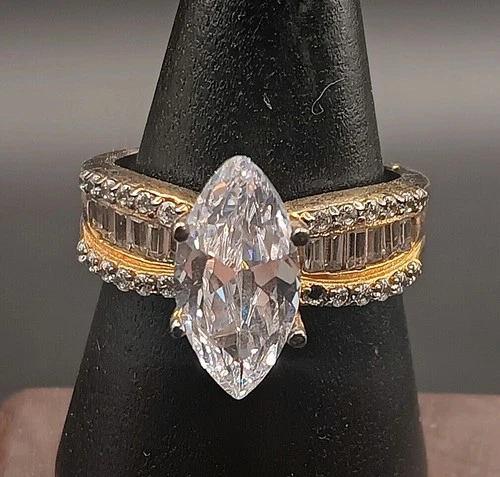 Vtg Sterling 925 Ring Gold Plate,Lrg Ctr. Faux Diamond & Small Ones On Band Sz 7