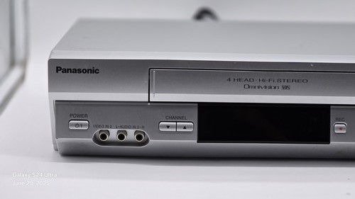 Magnétoscope Panasonic PV-V4525S 4 têtes Hi-Fi stéréo omnivision VHS TESTÉ FONCTIONNE - Photo 2/7