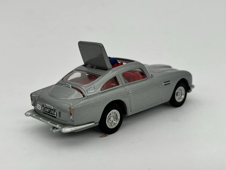 Corgi toys Aston Martin DB5 James Bond limited edition NOS/OVP - Immagine 3 di 4