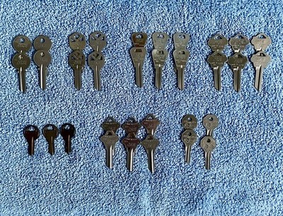NOS Lot Of 33 Assorted Key Blanks ACE Ilco Master SC1 KW1 WR3 WK2