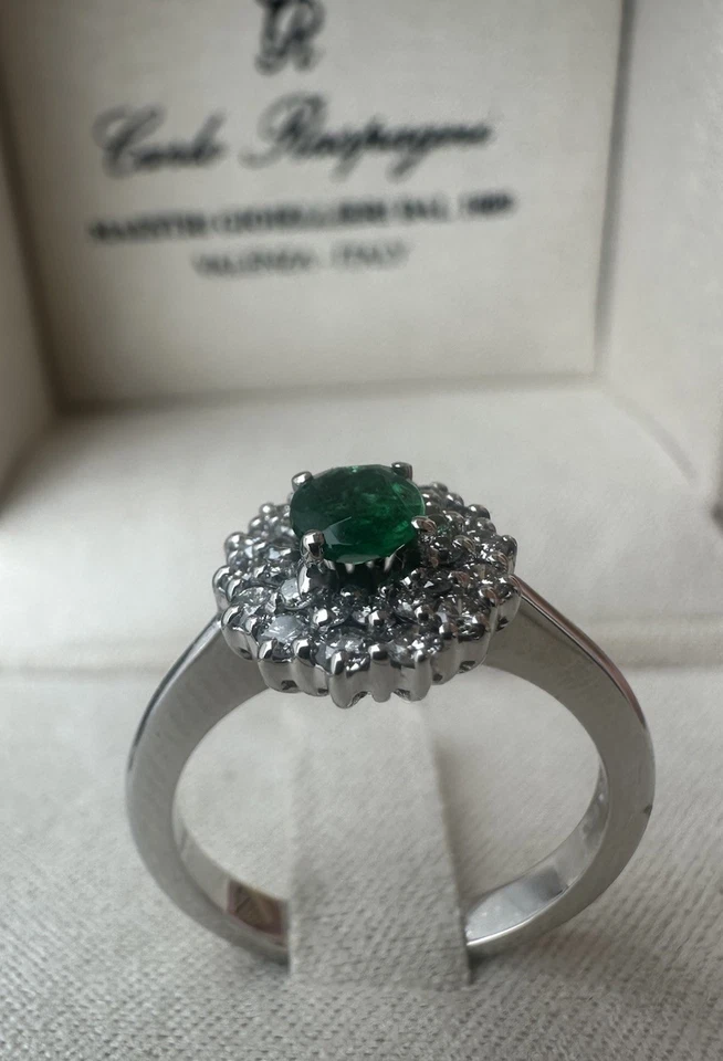 Anillo Oro 18kt. Con Doble Vuelta De Diamantes Y Esmeralda Natural Colombia - Imagen 3 de 4