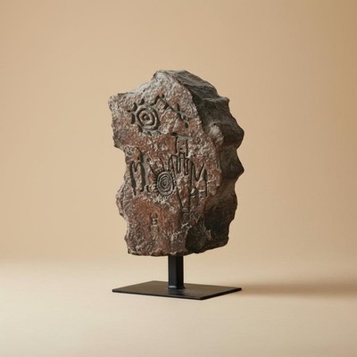 Primitive Rock Art Skulptur Wabi-Sabi Ästhetische Stammeskunst Tischplatte Ornament