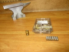 Spraying Systems VeeJet H1/8VV-8001 (LOT OF 10) *NEW Brass Spray Nozzle Tip