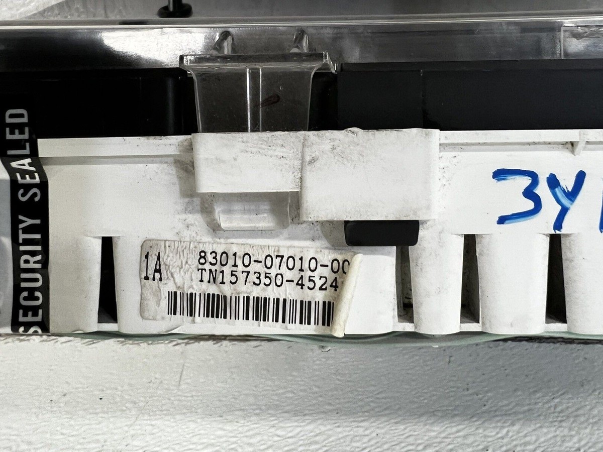 1995-1997 Toyota Avalon A/T cluster speedometer tach gauges