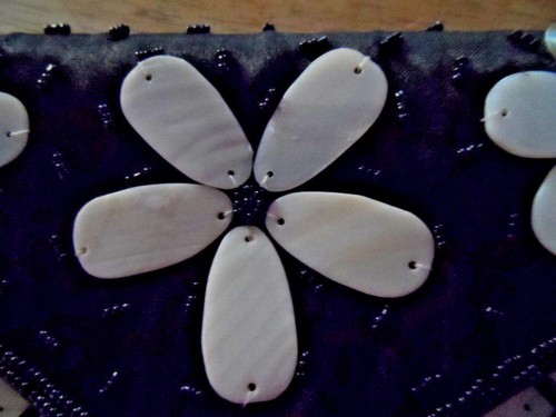 VINTAGE-NEW-"MAD BY DESIGN" CLUTCH PURSE-BLACK SILK WITH MOTHER OF PEARL ACCENTS - Picture 11 of 12