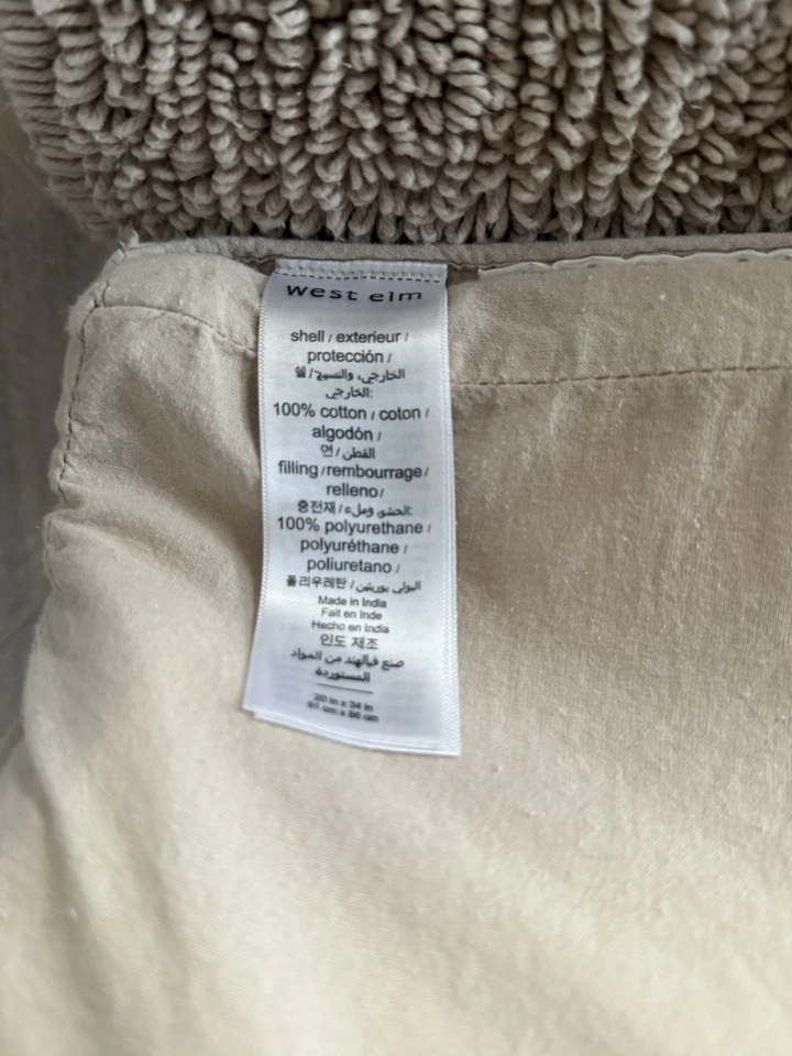 Tapete de banho West Elm em excelente estado usado espuma com memória - 20”x34” bege areia, inserção de espuma, 3 disponíveis - Imagem 4 de 4