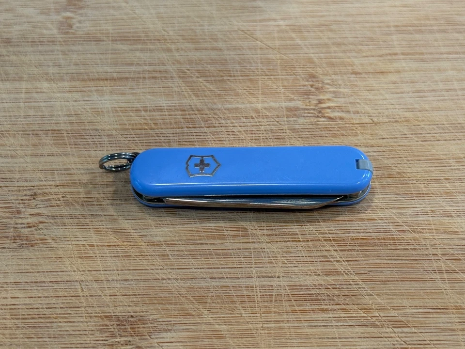 Victorinox Швейцарский армейский нож классический 58 мм SAK - снят с производства лаванды - отличном! - Изображение 3 из 4