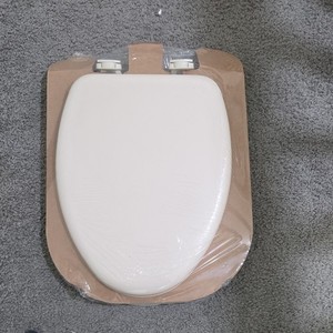 Bemis Elongated Toilet Seat with Lid, White, Includes Fittings