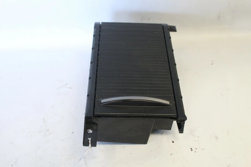 Infiniti G35 2003-2004 cupé consola central portavasos montaje A0152 Foto 2 de 4