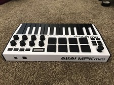 Akai MPK Mini MK3 Keyboard and Pad Controller