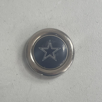 Dallas Cowboys Star Logo 1.25'' Round Metal Disc Chip - Unsure of Functionability