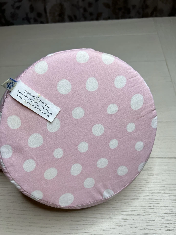 "Sillón acolchado Pottery Barn Kids para muñeca rosa blanco a lunares 8"" de diámetro" Foto 3 de 4