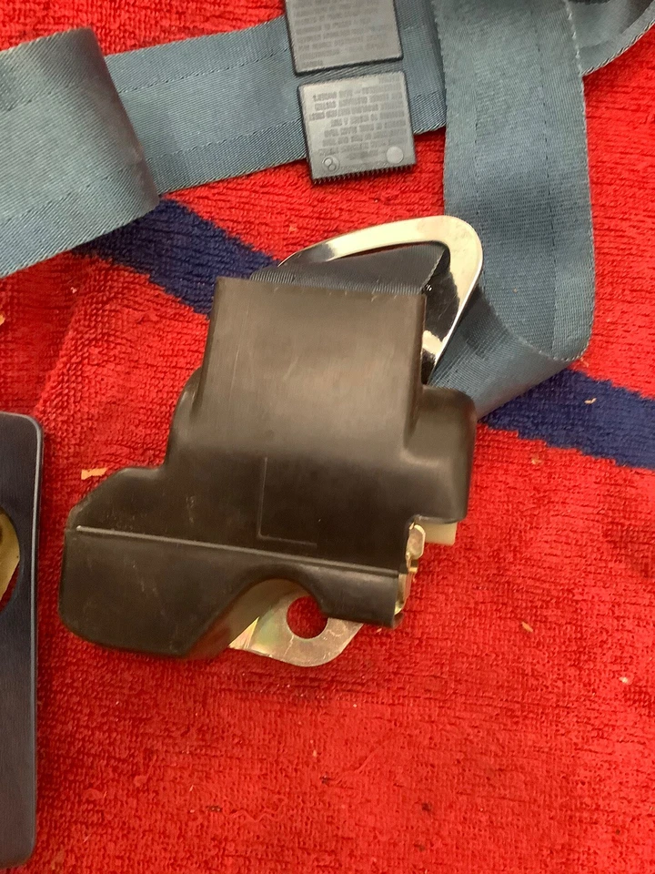 Cinturón de seguridad delantero lado del conductor Lincoln Continental LH 1976-79 D8VY-53611A73 NUEVO DE STOCK Foto 3 de 4