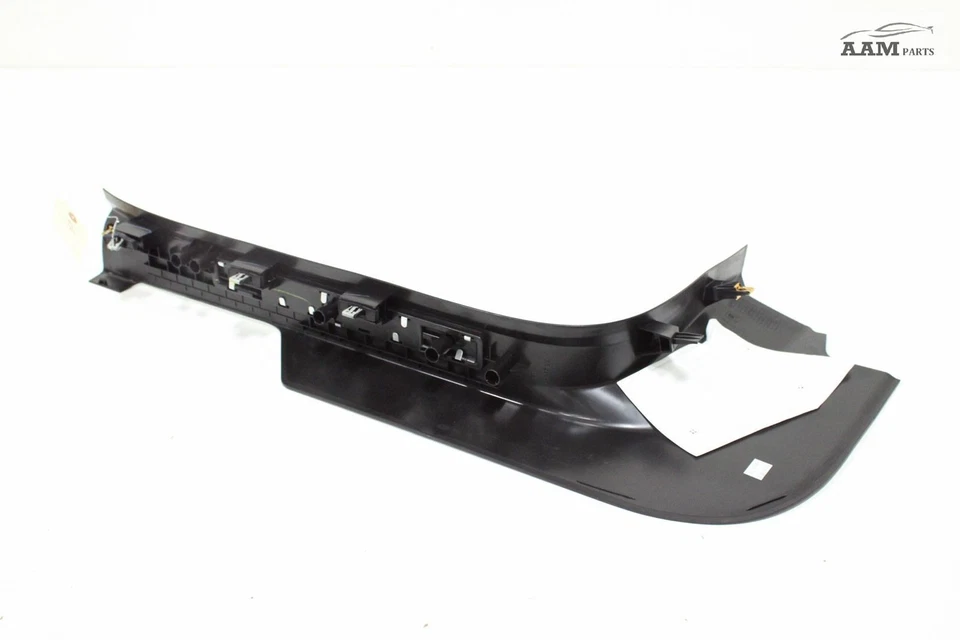 2018-2024 CHEVROLET EQUINOX TAMPA DE PLACA DE ARRANHÃO DE SOLEIRA DE PORTA FRONTAL DIREITA FABRICANTE DE EQUIPAMENTO ORIGINAL - Imagem 3 de 4