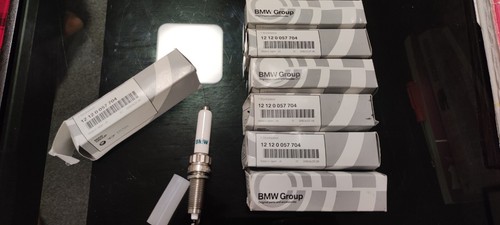 BMW, Range Rover 4.4 V8 bi turbo High Power Spark Plug DENSO 12120057704 NEW - Picture 4 of 4