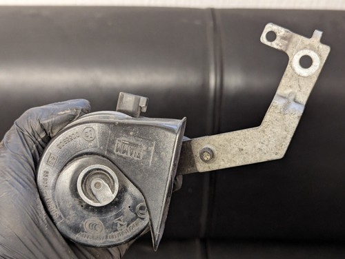 FORD ECOSPORT MK1 2014-17 SYGNAŁ KLAKSONU LEWEGO PASAŻERA Z UCHWYTEM
