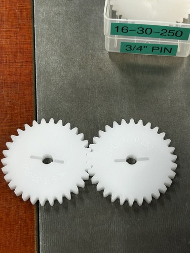 QTY 1 INGRANAGGIO SPERONATO DELRIN 16 PASSO 30 DENTI FORO 1/4” .265” FACCIA 20 GRADI P.A. - Foto 7 di 16