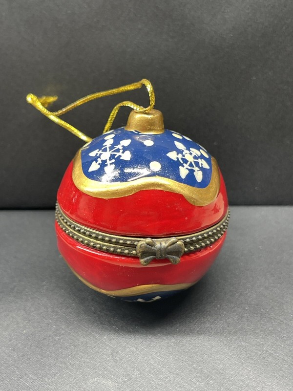 NEW Christmas Tree Porcelain Surprise Ornament Hinged Trinket Box Ball Painted