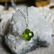 Collana SUBHAGYA in Acciaio Inossidabile con Pietra Quadrifoglio – Ametista, Per