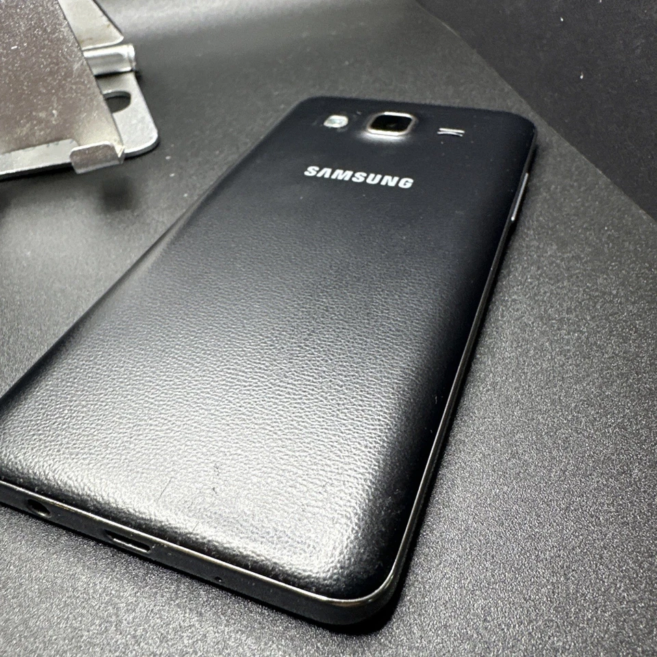 Samsung Galaxy On5 Cell Phone Prepaid Tracphone - Image 4 of 4