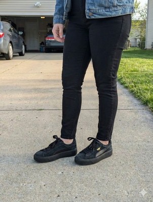 PUMA Vikky Stacked SD Black Suede Platform Sneakers Women's Size 6 369144-01 Low