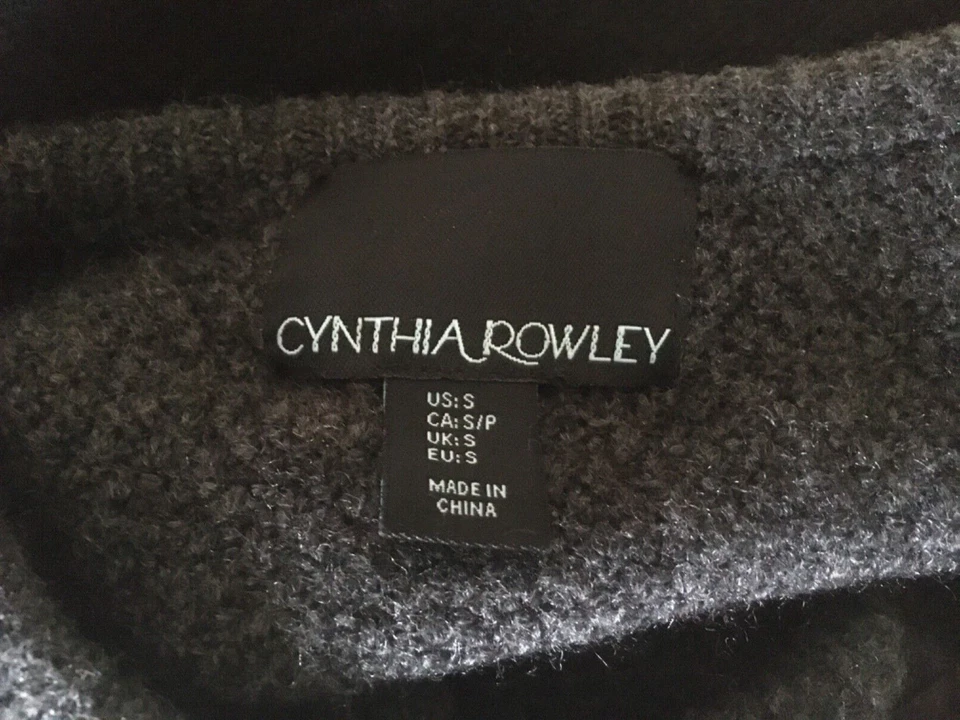 Cynthia Rowley size S gray knit jacket with front bucles - Image 4 of 4