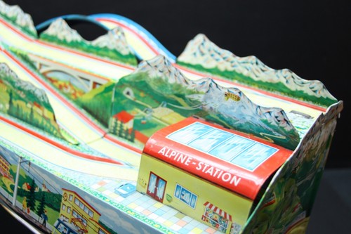 Vintage 1953 Ohio Art Tin Lithograph "Alpine Station" WIND-UP TRACK TOY w/Bus - Picture 18 of 24