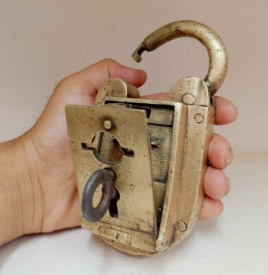 Rare Vintage Brass Beautiful Unique Design Big Padlock With  key Collectible. 