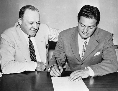 Chicago IL Sid Luckman Columbia University football star signs a tw- Old Photo