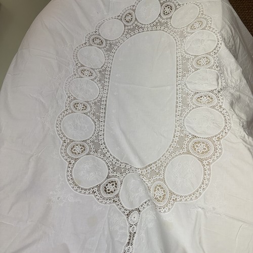 Vintage, Hand Embroidered Tablecloth Oval White 76 X 51 - Picture 7 of 8