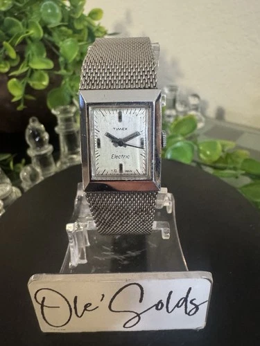 Vintage 1977 Timex Electric Women's Watch Silver Mesh Bracelet