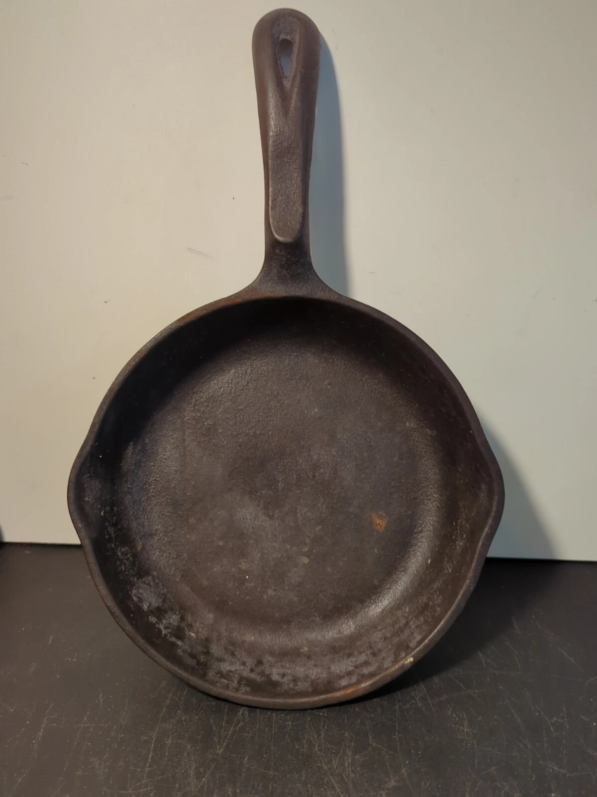 Wagner's 891 Original Cast Iron 8" Skillet