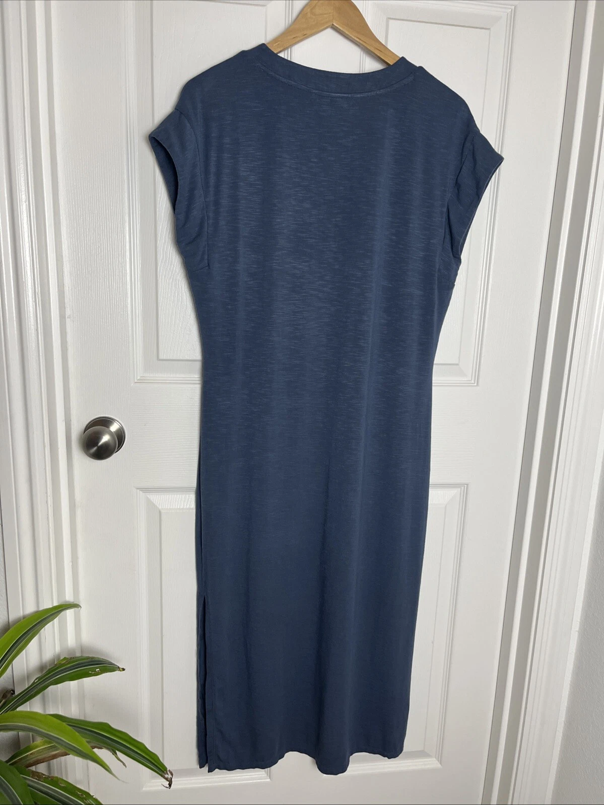 VETEMENTS T shirt bianca mercato nero blu scollo a V abito midi spacchi donna media