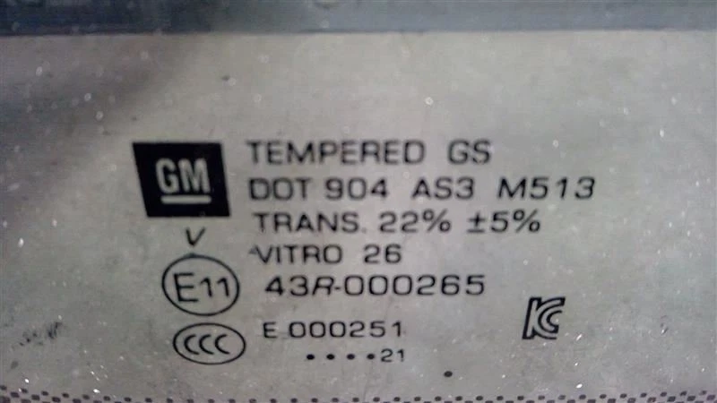 2018-2021 CHEVROLET TRAVERSE ЗАДНЯЯ ПРАВАЯ СТОРОНА ЧЕТВЕРТЬ СТЕКЛА OEM 84650862 - Изображение 2 из 2