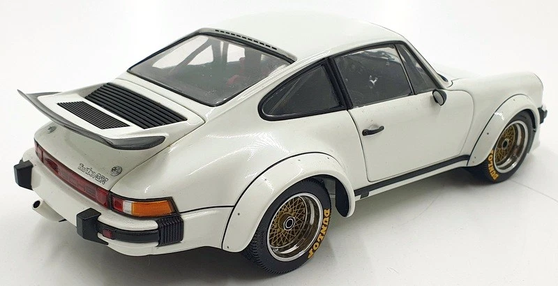Exoto 1/18 Scale Diecast 18090 - Porsche 934 RSR - White - Image 3 of 4