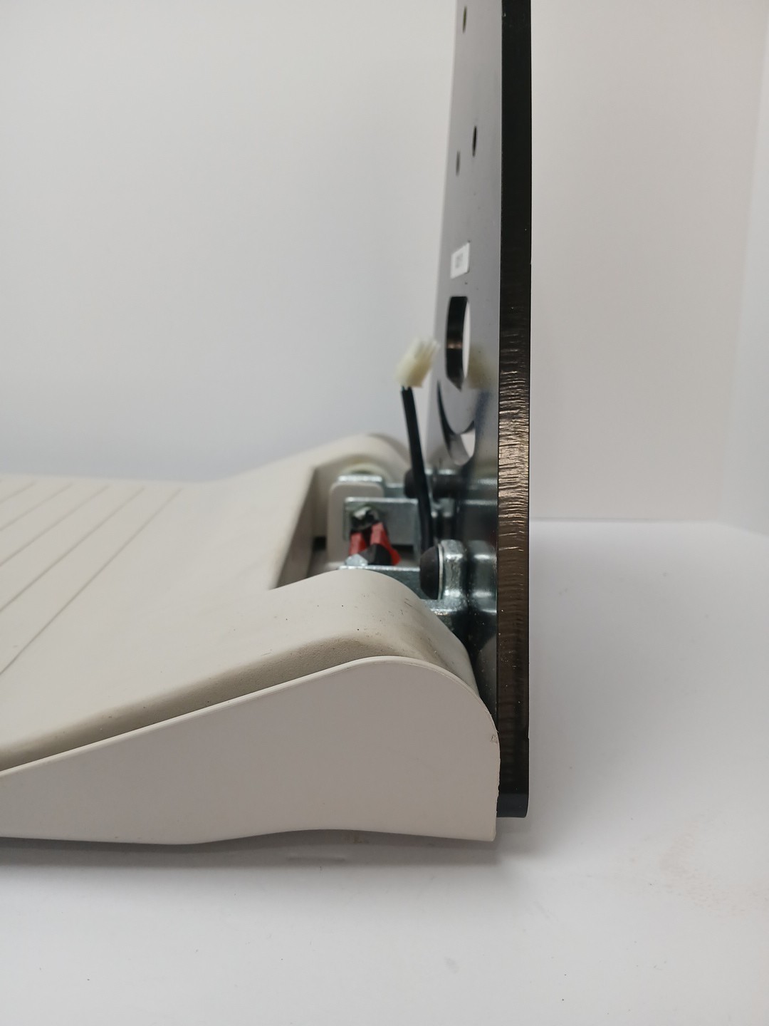 Bruno Elan SRE 3050 Stairlift Footrest Assembly With Mounting Hardware (B)