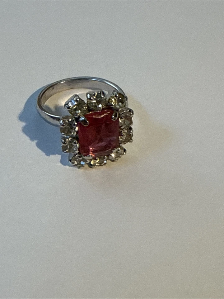 Anillo vintage 1974 Christian Dior estrás rojo talla 6 Foto 3 de 4
