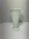 VINTAGE ANCHOR HOCKING MILK WHITE HOBNAIL GLASS VASE W/SCALLOPED EDGE-9.5“ TALL