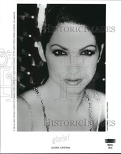 1998 Press Photo Musician Gloria Estefan in "Gloria!" - syp26074