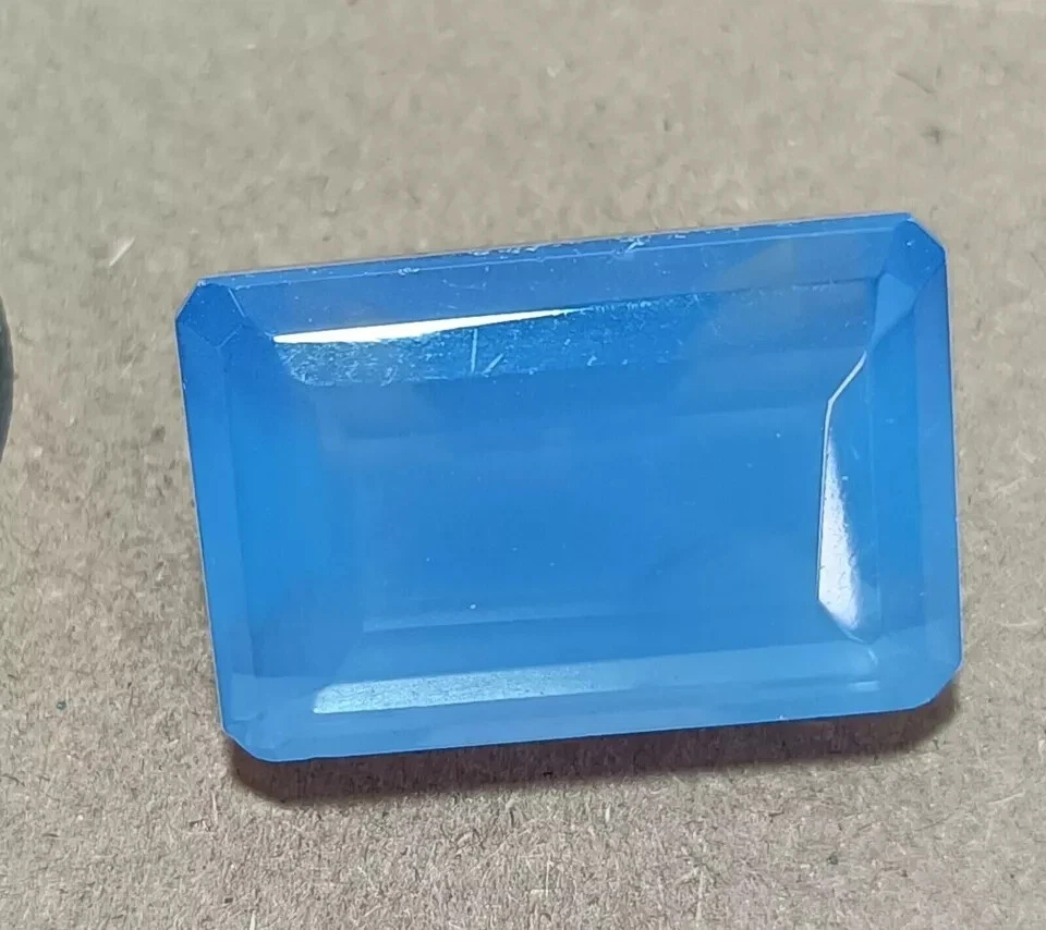 Ópalo australiano sin tratar 36-38 quilates Welo corte esmeralda piedra preciosa natural certificada Foto 2 de 4