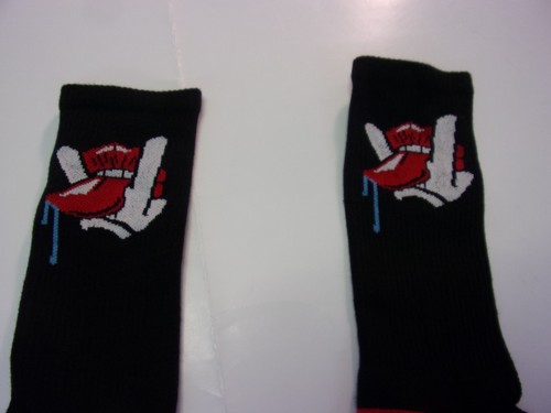 NEW FILTHY D SKATER SKATEBOARD PAIR OF SOCKS PADDED HEEL & TOES LIPS FINGERS - Picture 8 of 8