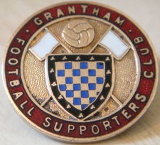 GRANTHAM FC Vintage 1940s 50s SUPPORTERS CLUB Badge Brooch pin In gilt 26mm Dia