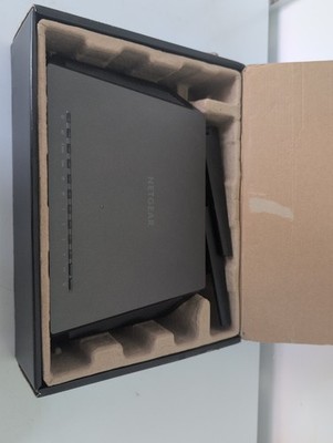 Netgear R7000 Nighthawk Dual-Band AC1900 Smart WLAN Router.Power on, no connec