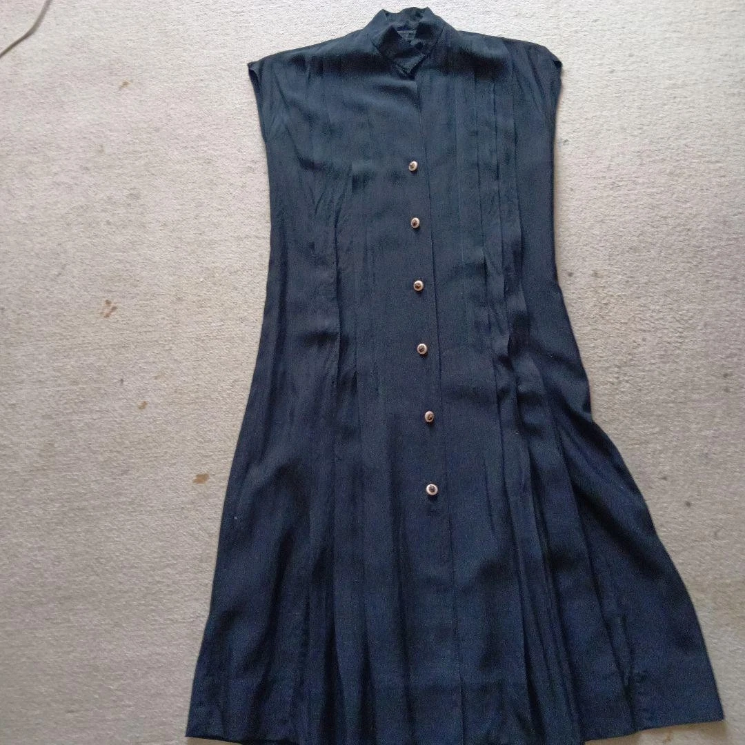 Authentic Chanel Sleeveless Shirt Dress Silk Size:M Black SK1712
Opens in a new window or tab