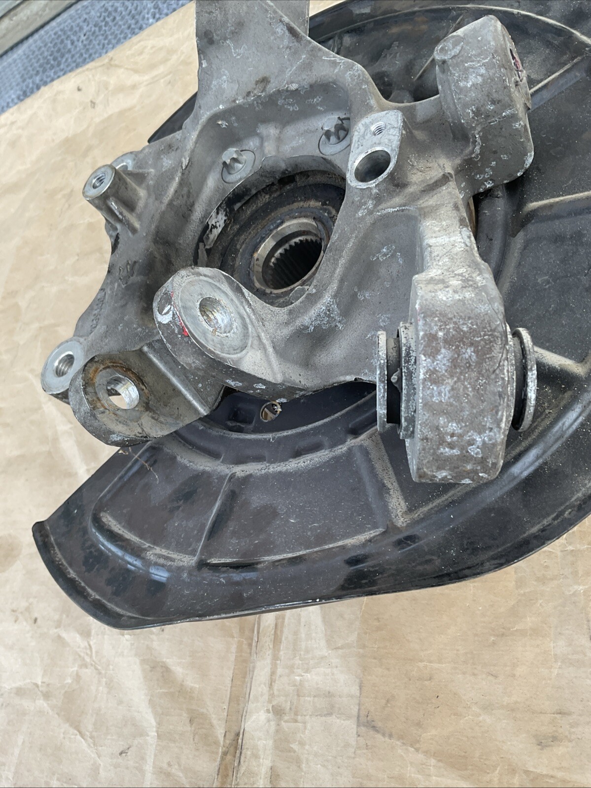 14-19 Maserati Ghibli RWD Rear Left Spindle Knuckle & Wheel Hub Bearing OEM